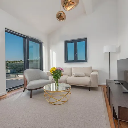Sunset Apartment *