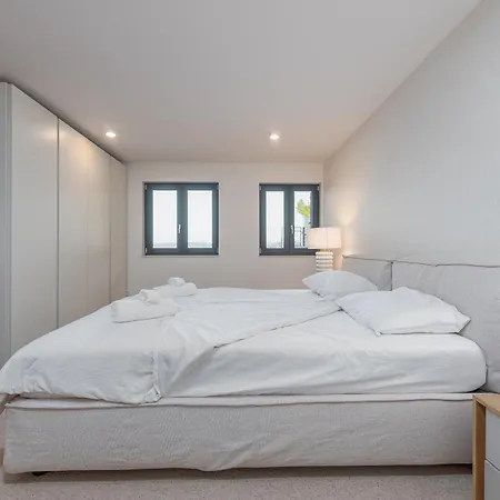 Sunset Apartment *